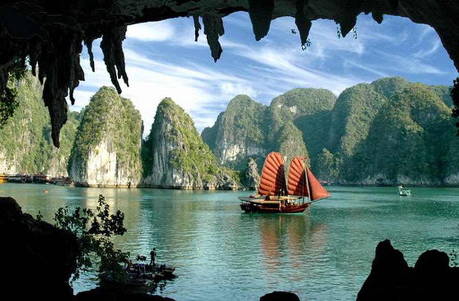 品尝河内米粉和参观下龙湾被列入“世界100个最具吸引力体验”名单